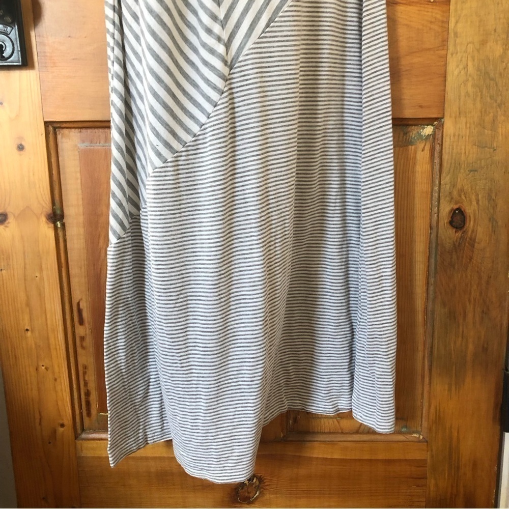 𝅺cynthia Rowley Grey & White Striped Twist T-Back Halter Maxi Dress Size Small - Picture 6 of 6